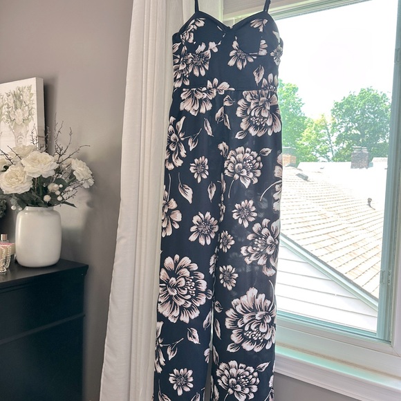 Band of Gypsies Navy Pink Floral Wide Leg Jumpsuit Size M - Picture 3 of 13